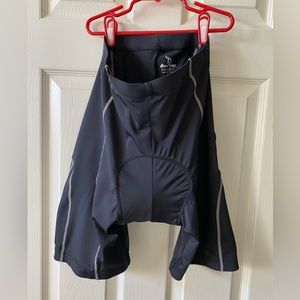 Beroy padded bike shorts